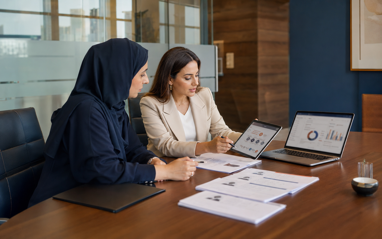 Employer meeting with a recruitment consultant in Doha, Qatar